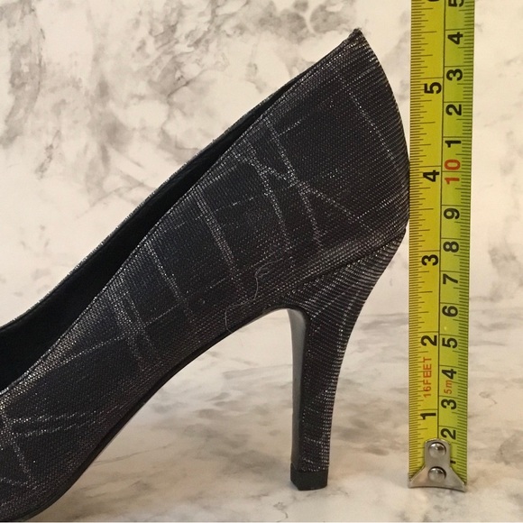 Vaneli di notte ‘Pimba’ Black with Silver Metallic Heeled Pumps - Picture 8 of 11